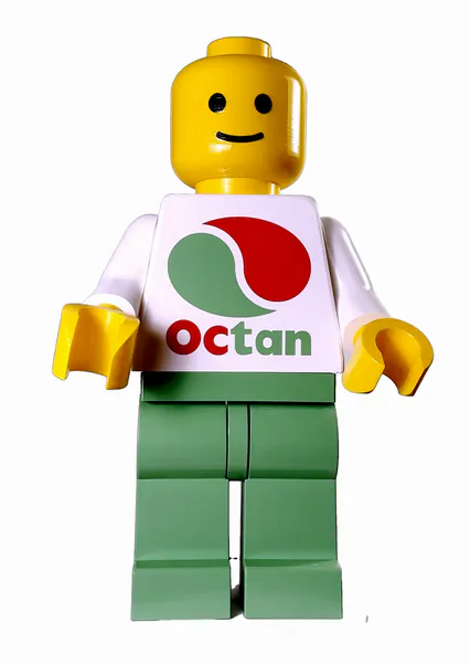 The Octan Vintage Racer turned through a full revolution — front, right side, back and left side